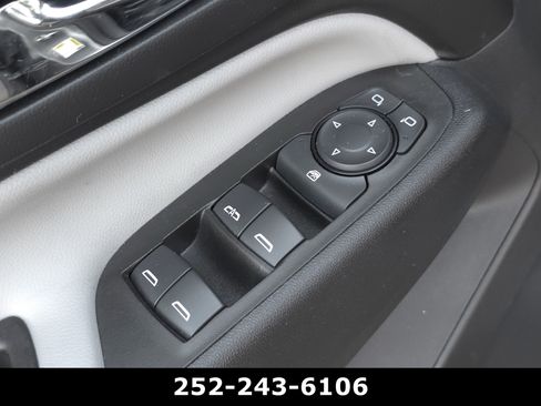 Used 2024 Chevrolet Equinox LS image 19