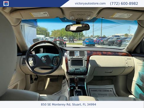 Used 2011 Cadillac DTS Premium image 18