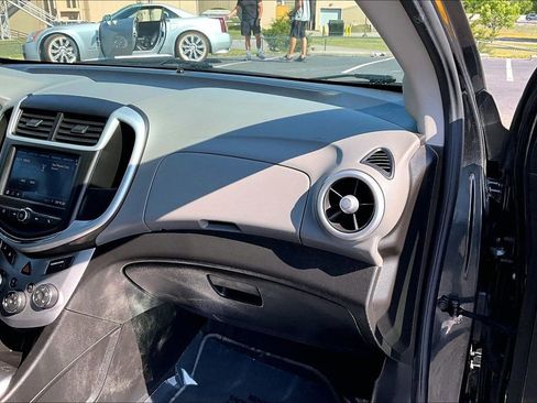 Used 2020 Chevrolet Sonic LT FWD image 28