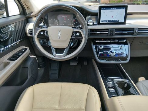 Used 2021 Lincoln Corsair AWD w/ Premium Package image 12