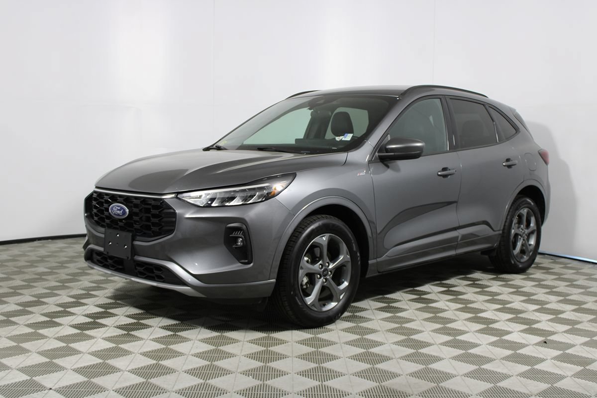 Used 2023 Ford Escape ST-Line Select w/ Tech Pack #1 AWD/4WD image 3