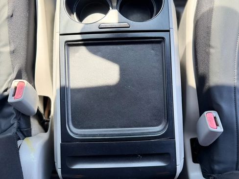 Used 2019 Toyota Sienna LE FWD image 44