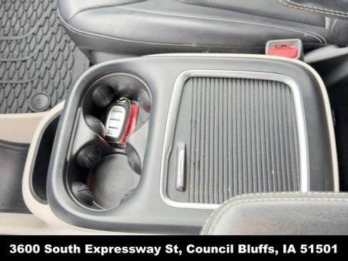 Used 2023 Chrysler Pacifica Touring-L FWD image 20