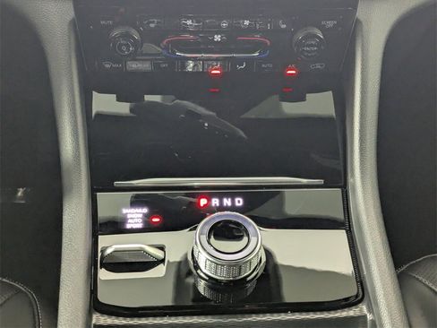 Used 2025 Jeep Grand Cherokee Limited w/ Luxury Tech Group II image 20