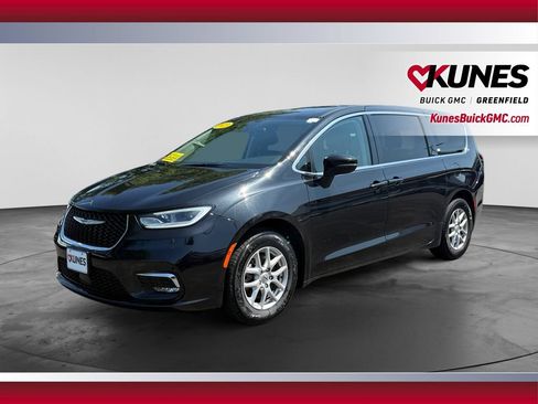 Used 2023 Chrysler Pacifica Touring-L FWD image 5