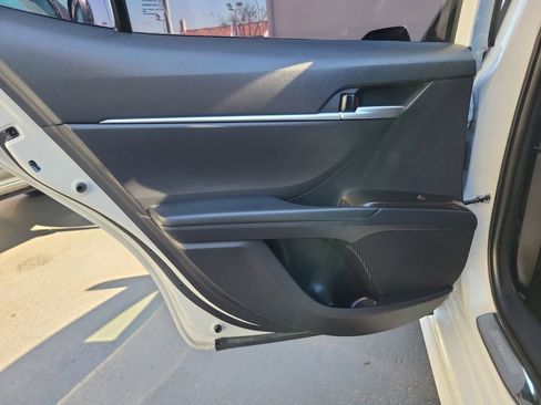 Used 2024 Toyota Camry SE image 13