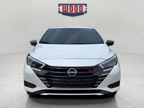 New 2025 Nissan Versa SR w/ Trunk Package FWD image 5