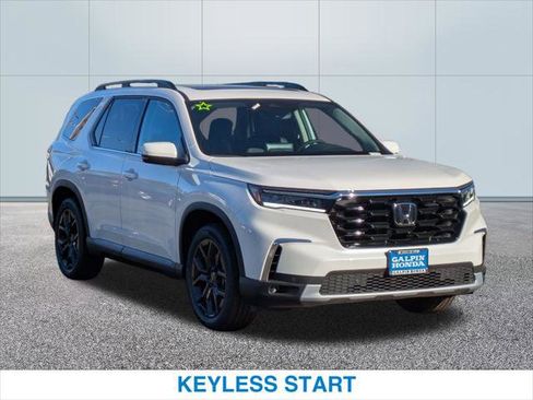 New 2025 Honda Pilot Touring image 4