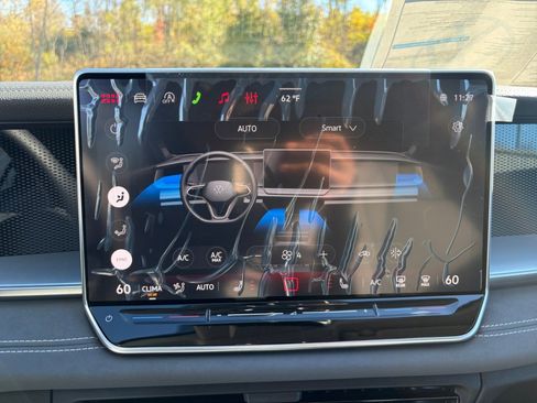 New 2026 Volkswagen Tiguan SE image 17