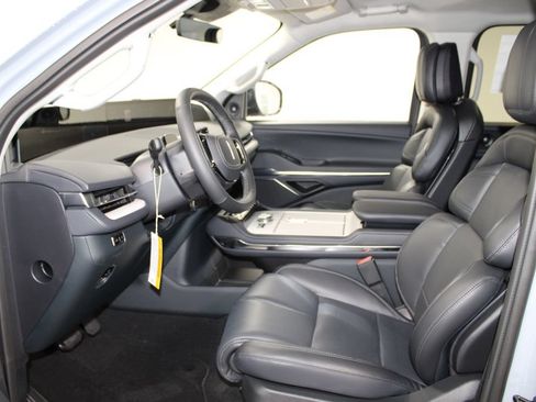 New 2027 Lincoln Navigator Premiere RWD image 23