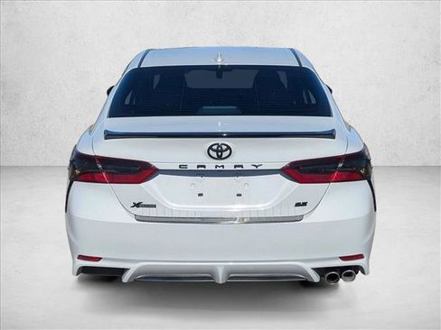 Used 2023 Toyota Camry SE image 6