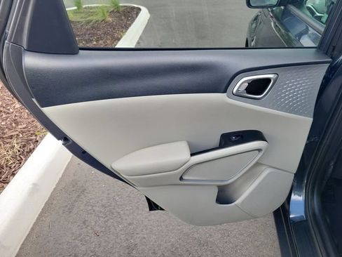 Used 2020 Kia Soul LX FWD image 14
