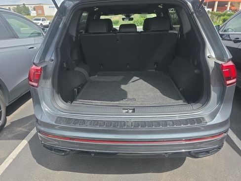 Used 2023 Volkswagen Tiguan SE R-Line AWD/4WD image 9