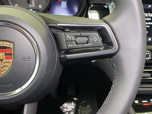New 2025 Porsche Macan Base image 41