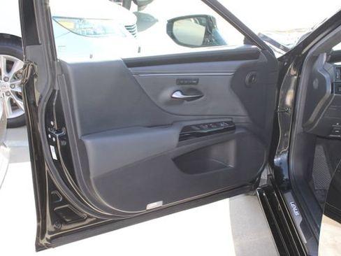 Certified 2025 Lexus ES 350 w/ Premium Package FWD image 11