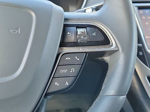 Used 2019 Lincoln Nautilus Reserve FWD image 16