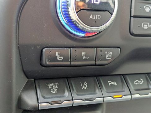 Used 2023 GMC Sierra 2500 Denali w/ Denali Black Diamond Edition image 23