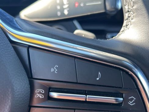 Used 2025 Chevrolet Equinox LT w/ Convenience Package II image 38