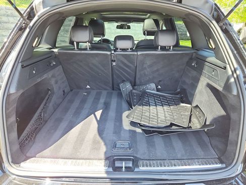 Used 2019 Mercedes-Benz GLC 300 4MATIC image 13