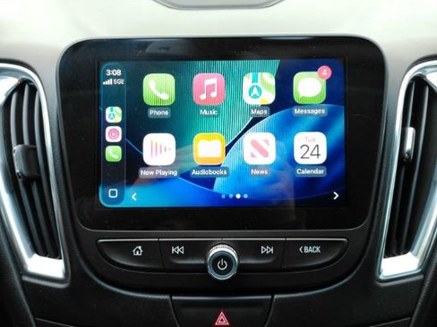 Used 2016 Chevrolet Malibu LT w/ Leather Package image 9