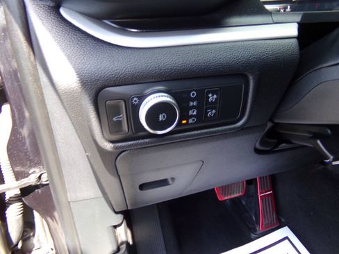 Used 2020 Ford Explorer XLT w/ Equipment Group 202A AWD/4WD image 70