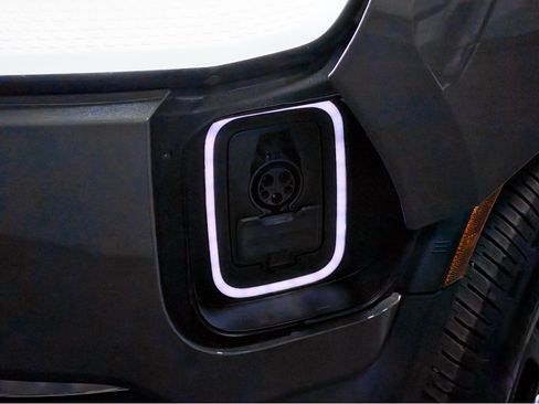 Used 2023 Rivian R1S Launch Edition AWD/4WD image 5