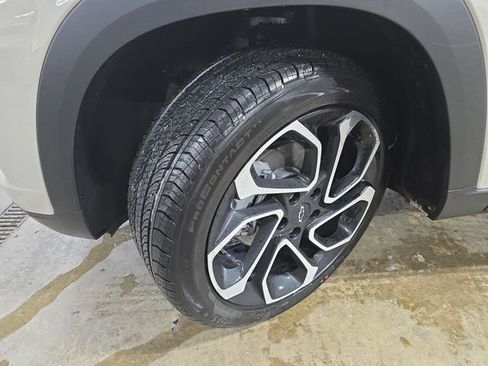 New 2026 Chevrolet Trax RS w/ Sunroof Package image 32