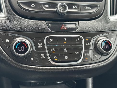 Used 2018 Chevrolet Malibu Premier w/ Driver Confidence Package image 20