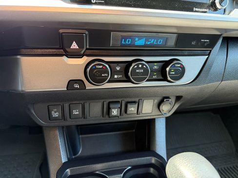 Used 2022 Toyota Tacoma SR5 w/ Technology Package RWD image 19