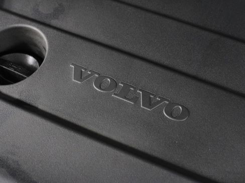 Certified 2023 Volvo XC40 B5 Ultimate image 25