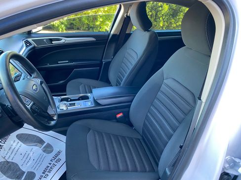 Used 2019 Ford Fusion SE image 23