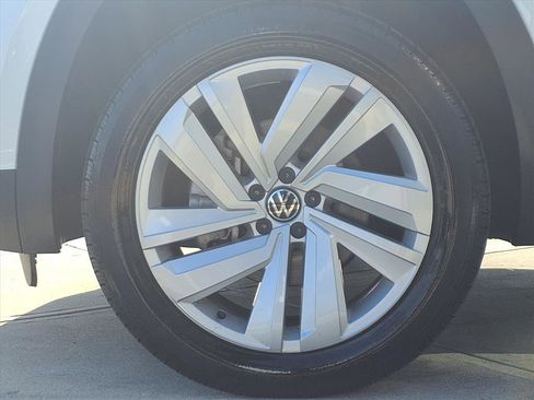 Used 2022 Volkswagen Atlas Cross Sport SE image 21