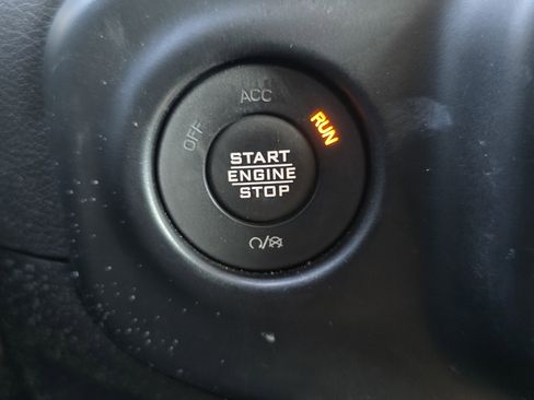 Used 2022 Jeep Wrangler Unlimited Sahara image 35