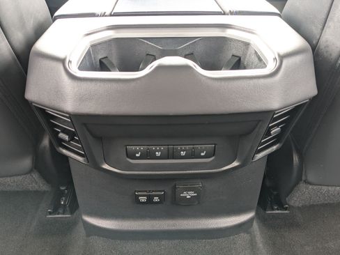 Used 2024 Toyota Tundra Platinum AWD/4WD image 29