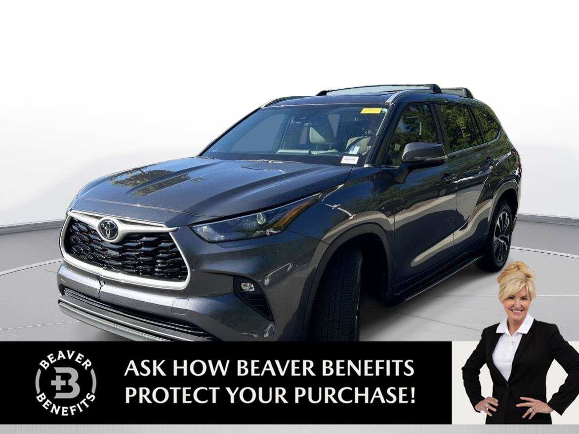 Used 2023 Toyota Highlander XLE FWD image 1
