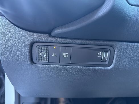 New 2026 Chevrolet Equinox EV LT image 21