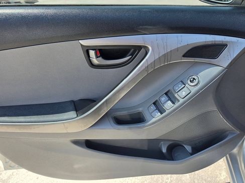 Used 2013 Hyundai Elantra GLS FWD image 18