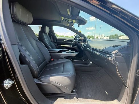 Certified 2024 Cadillac Lyriq Luxury AWD/4WD image 34