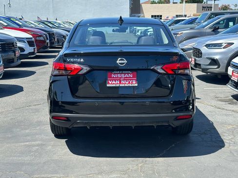Used 2024 Nissan Versa SR FWD image 6