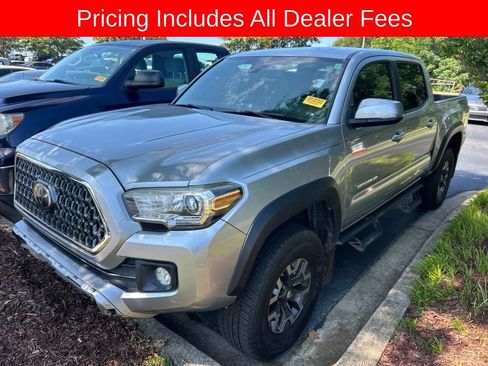 Used 2019 Toyota Tacoma TRD Off-Road RWD image 11