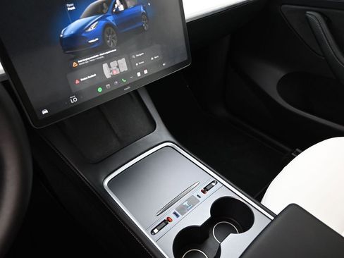 Used 2024 Tesla Model Y Long Range image 15