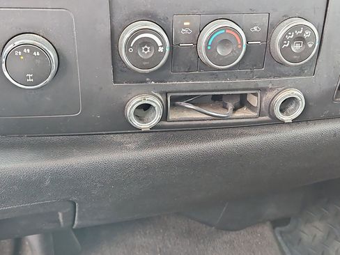 Used 2007 Chevrolet Silverado 2500 LT image 24