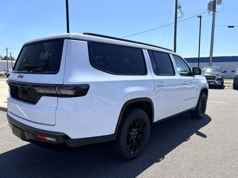New 2026 Jeep Grand Wagoneer L Limited AWD/4WD image 3