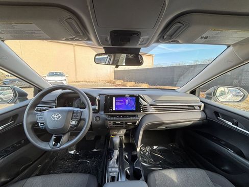 Used 2025 Toyota Camry LE image 32