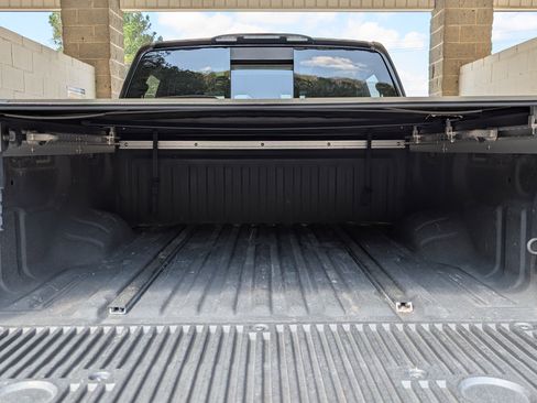 Used 2021 Nissan Titan PRO-4X w/ Pro-4x Convenience Package image 19