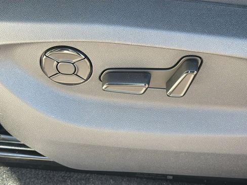 New 2026 Volkswagen Tiguan SE R-Line AWD/4WD image 24