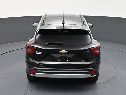 Used 2026 Chevrolet Trax LT FWD image 16