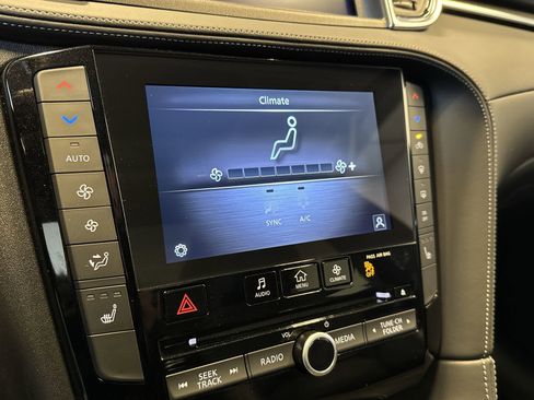 New 2025 INFINITI QX50 Luxe image 18