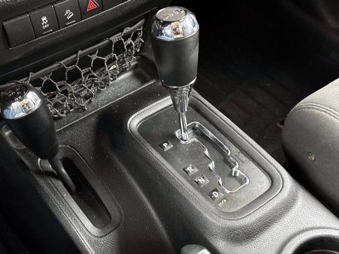 Used 2012 Jeep Wrangler Sahara image 22