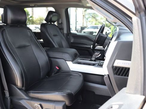 Used 2017 Ford F150 Lariat AWD/4WD image 38